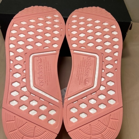 Adidas Nmd R1 Women Size 7.5 New With Tag And Original Box. Beautiful Pink. - Picture 10 of 14